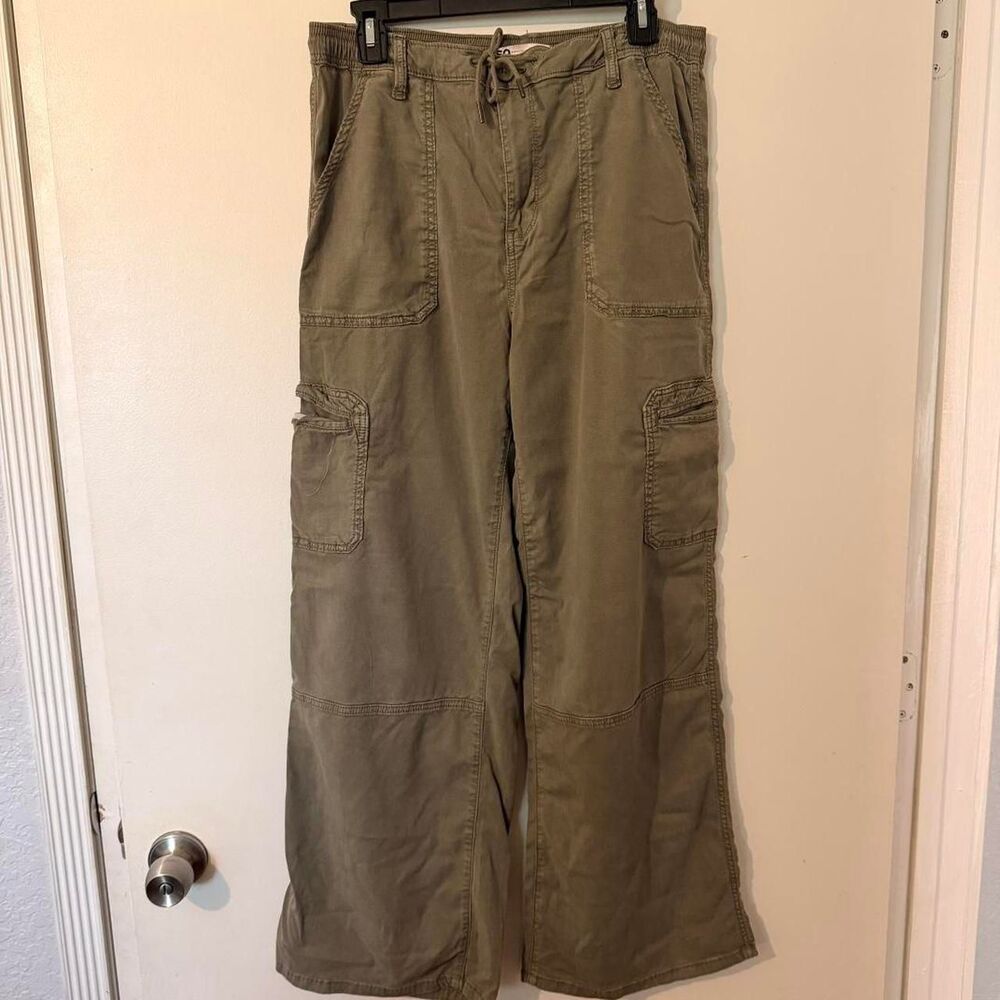 SO High Rise Wide Leg Cargo Pants Size L Gorpcore Utility Earthy